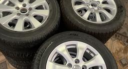 Диски r16 оригинал тайота, лексус ES камри 40-45 с зимними шинами обмен ест за 170 000 тг. в Шымкент