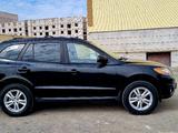 Hyundai Santa Fe 2012 года за 9 500 000 тг. в Актау – фото 4