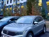 Volkswagen Tiguan 2021 года за 12 800 000 тг. в Астана – фото 2