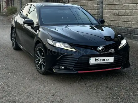 Toyota Camry 2021 года за 15 500 000 тг. в Алматы