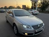 Volkswagen Passat 2006 годаүшін4 200 000 тг. в Алматы