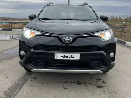 Toyota RAV4 2017 года за 8 999 999 тг. в Актобе
