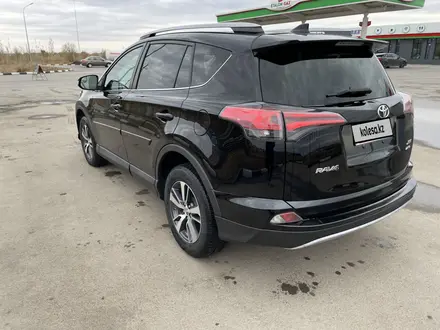 Toyota RAV4 2017 года за 8 999 999 тг. в Актобе – фото 5