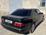 Mercedes-Benz E 320 2001 года за 3 500 000 тг. в Атырау – фото 3