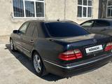 Mercedes-Benz E 320 2001 года за 3 500 000 тг. в Атырау – фото 2