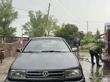 Volkswagen Vento 1992 года за 900 000 тг. в Молодежное (Осакаровский р-н) – фото 6