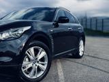 Infiniti QX70 2014 года за 12 600 000 тг. в Алматы – фото 2