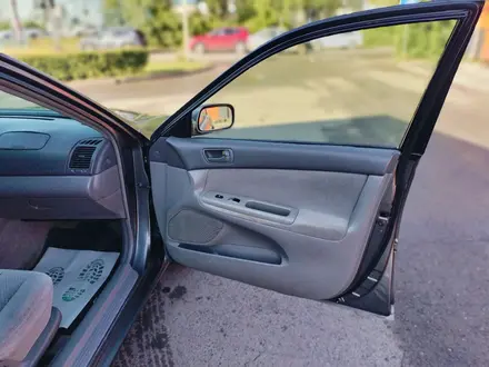 Toyota Camry 2002 года за 4 000 000 тг. в Уральск – фото 15
