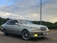 Toyota Crown Majesta, 2002