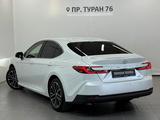 Toyota Camry Luxe eCVT 2024 года за 21 390 000 тг. в Астана – фото 2
