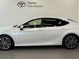 Toyota Camry Luxe eCVT 2024 года за 21 390 000 тг. в Астана – фото 3