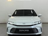 Toyota Camry Luxe eCVT 2024 года за 21 390 000 тг. в Астана – фото 5
