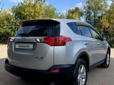 Toyota RAV4 2014 года за 10 200 000 тг. в Актобе – фото 4