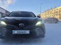 Toyota Camry 2018 года за 12 500 000 тг. в Караганда – фото 2