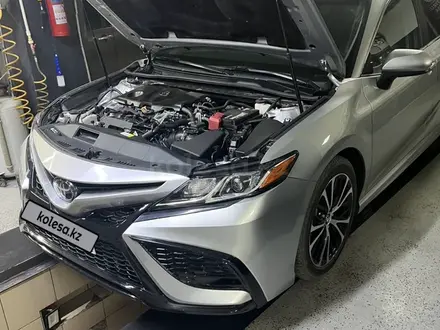 Toyota Camry 2019 года за 10 000 000 тг. в Актобе – фото 6