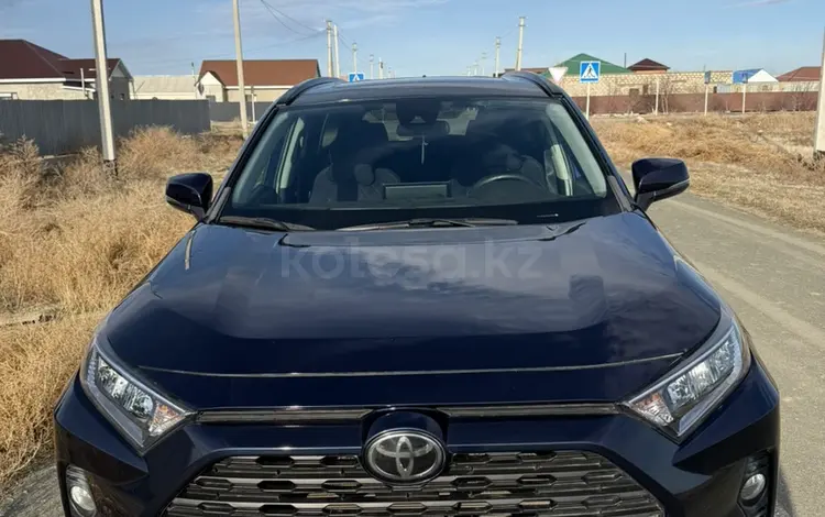 Toyota RAV4 2020 годаfor12 500 000 тг. в Атырау