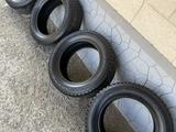 Зимняя резина 215.60R.16 за 85 000 тг. в Атырау