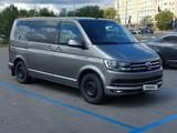 Volkswagen Caravelle 2019 года за 17 000 000 тг. в Астана