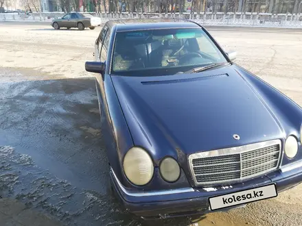 Mercedes-Benz E 230 1997 года за 1 700 000 тг. в Жезказган