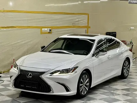 Lexus ES 250 2019 года за 17 800 000 тг. в Шымкент