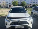 Toyota RAV4 2020 годаүшін17 000 000 тг. в Атырау – фото 2