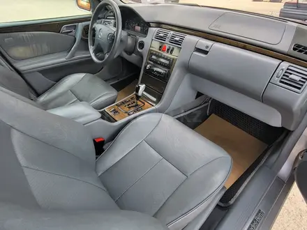 Mercedes-Benz E 320 2002 года за 4 700 000 тг. в Актау – фото 12