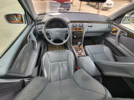 Mercedes-Benz E 320 2002 года за 4 700 000 тг. в Актау – фото 24