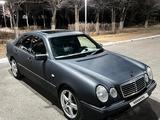 Mercedes-Benz E 320 1997 годаүшін2 700 000 тг. в Караганда – фото 2