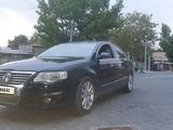 Volkswagen Passat 2006 годаfor3 000 000 тг. в Шымкент