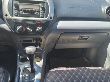 Toyota RAV4 2004 года за 4 400 000 тг. в Усть-Каменогорск – фото 17