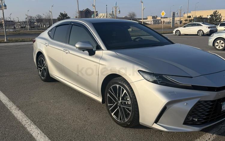 Toyota Camry — миниатюра 1