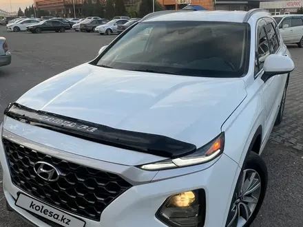 Hyundai Santa Fe 2019 года за 13 800 000 тг. в Алматы