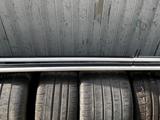 Две пары поперечин Thule и велобагажник Thule за 25 000 тг. в Алматы – фото 3