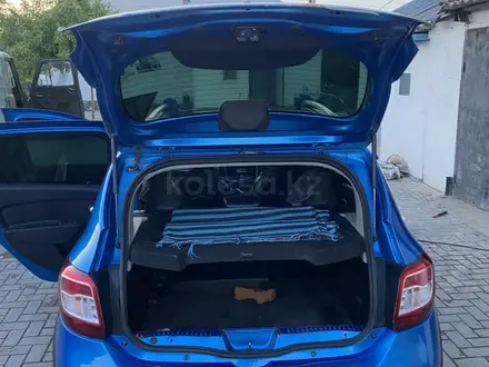 Renault Sandero Stepway 2016 года за 4 100 000 тг. в Актобе – фото 11