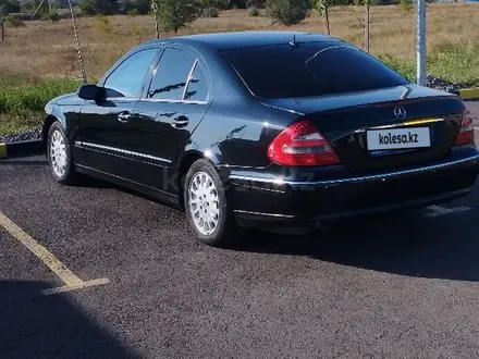 Mercedes-Benz E 240 2006 года за 6 100 000 тг. в Астана – фото 2