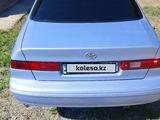 Toyota Camry 1998 годаfor2 800 000 тг. в Талдыкорган – фото 3
