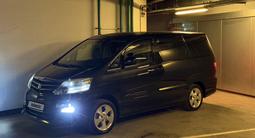 Toyota Alphard 2004 годаүшін8 500 000 тг. в Алматы