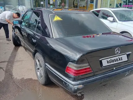 Mercedes-Benz E 280 1995 года за 2 200 000 тг. в Риддер – фото 3