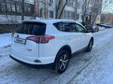 Toyota RAV4 2015 годаfor10 390 000 тг. в Караганда – фото 4