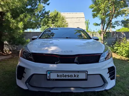 Kia Rio X-Line 2022 года за 9 500 000 тг. в Усть-Каменогорск