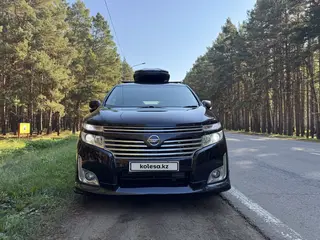 Nissan Elgrand, 2011