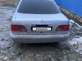 Mercedes-Benz E 320 1998 года за 2 300 000 тг. в Атырау