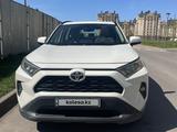 Toyota RAV4 2019 года за 16 500 000 тг. в Астана