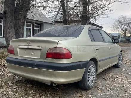 Toyota Avensis 2001 года за 2 500 000 тг. в Семей – фото 2