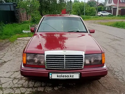 Mercedes-Benz E 230 1992 года за 1 850 000 тг. в Алматы – фото 2