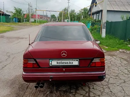 Mercedes-Benz E 230 1992 года за 1 850 000 тг. в Алматы – фото 4