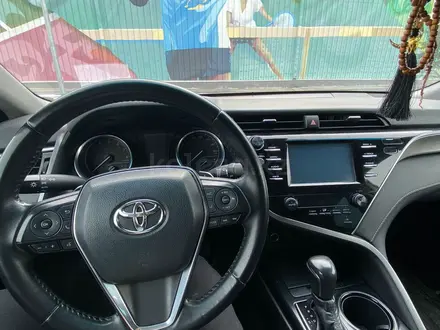 Toyota Camry 2018 года за 12 100 000 тг. в Алматы – фото 8
