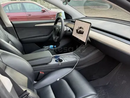 Tesla Model Y 2023 года за 16 490 000 тг. в Алматы – фото 10