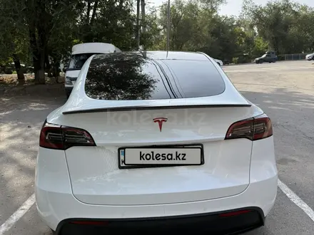 Tesla Model Y 2023 года за 16 490 000 тг. в Алматы – фото 7
