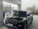 Toyota Land Cruiser 2017 года за 38 000 000 тг. в Алматы – фото 2